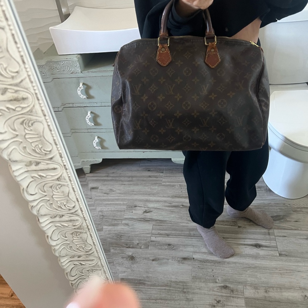 Vintage Louis Vuitton speedy bag 35